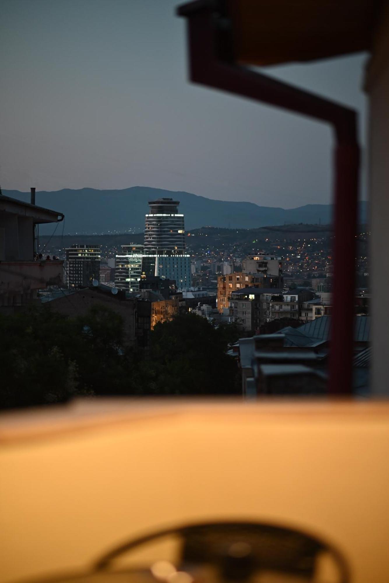 Hotel Well Inn Tbilisi Exterior foto