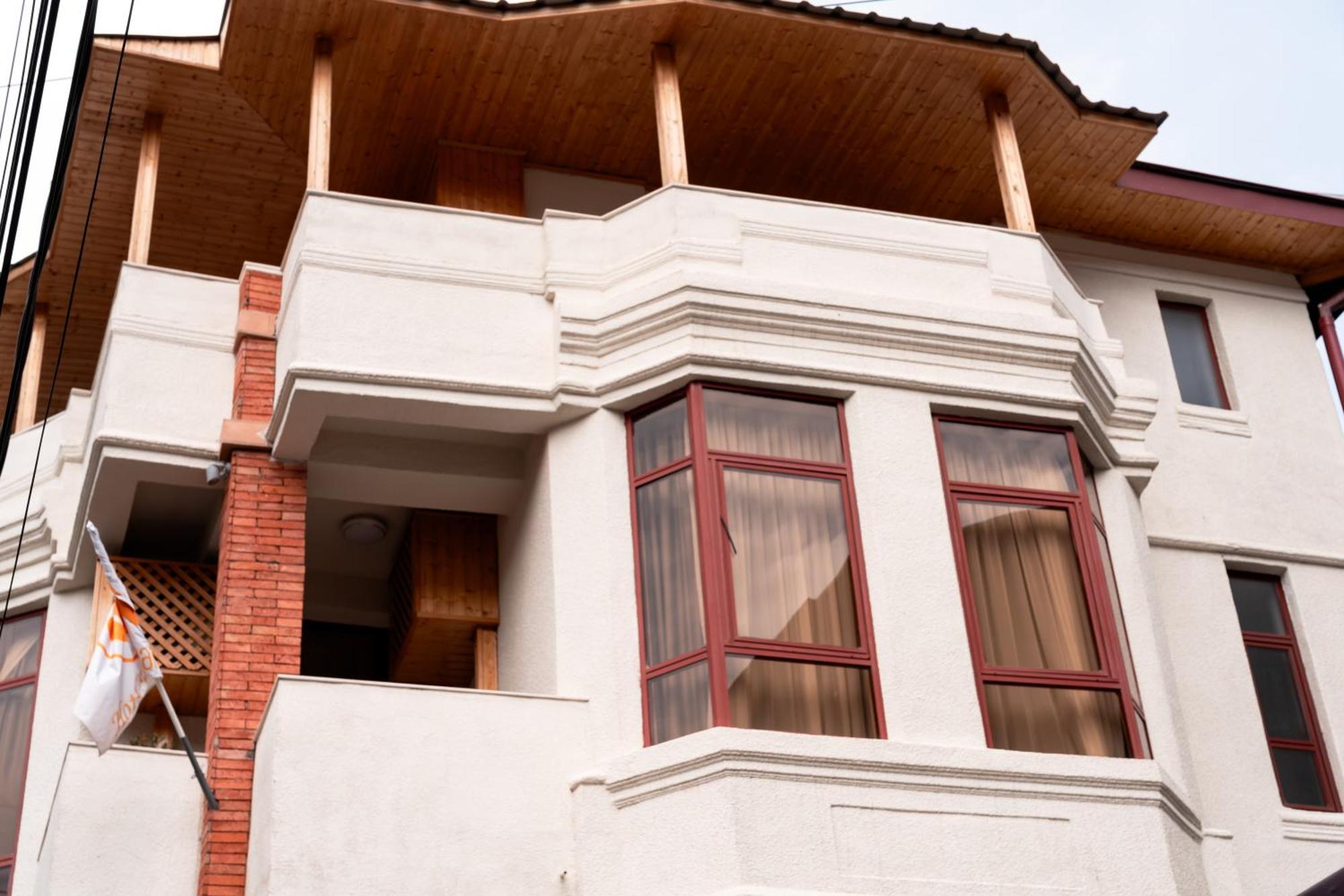 Hotel Well Inn Tbilisi Exterior foto